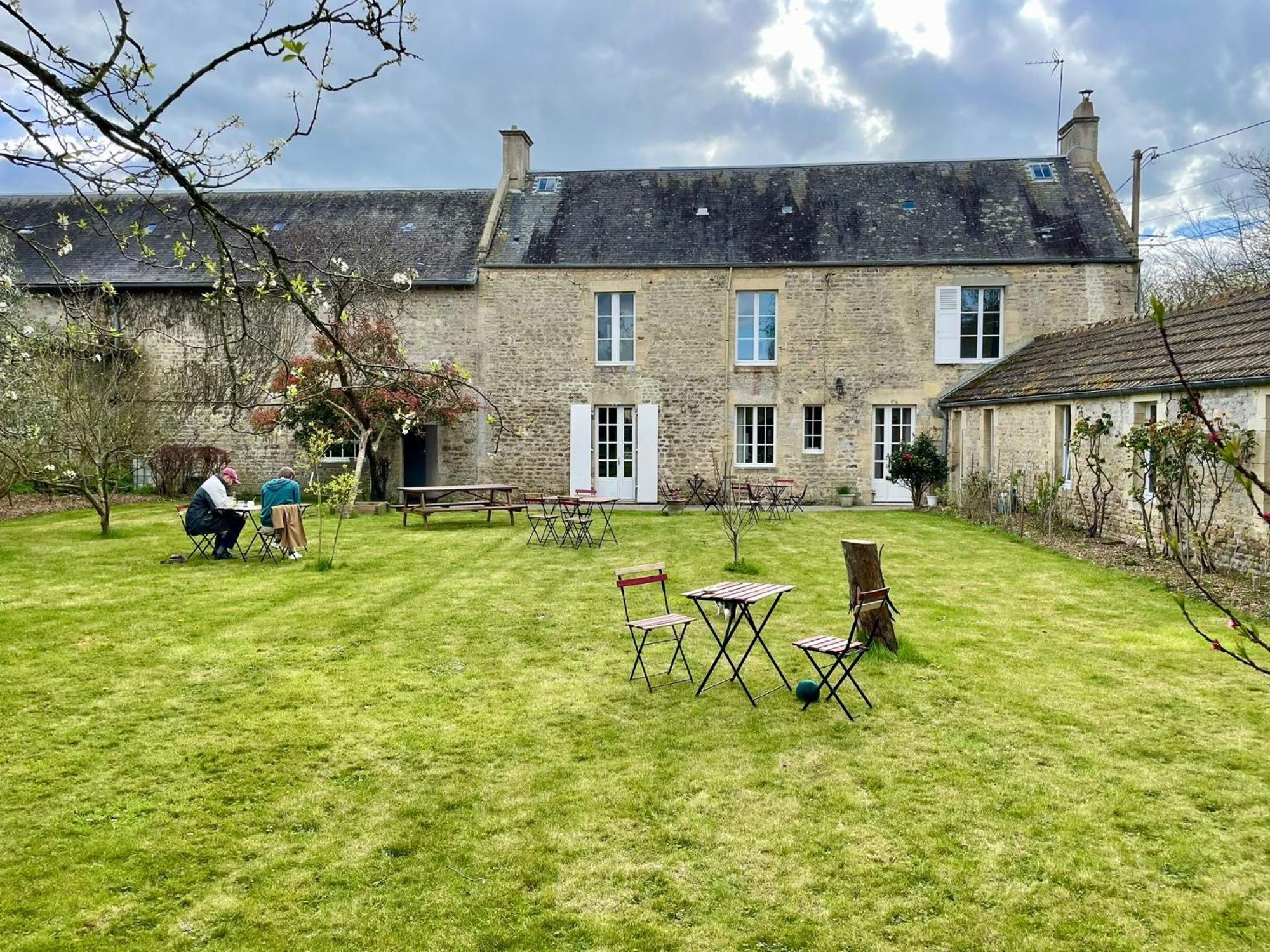 Les Chambres D'Omaha Beach Etablissement Avec Deux Chambres D'Hotes, Petit-Dejeuner Compris Fait-Maison Et Produits Locaux 비에르빌레-쉬르-메르 외부 사진